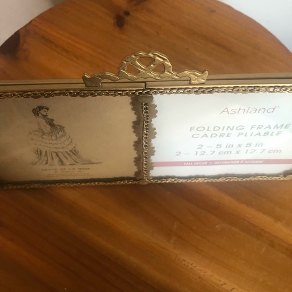 Ashland Gold Folding Frame - Picture 5 of 10